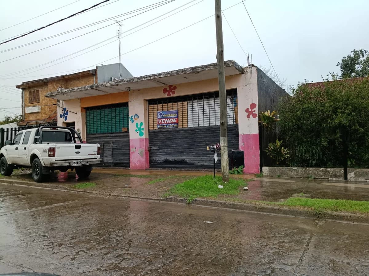 LOCAL/GALPON EN MUY BUENA UBICACION !